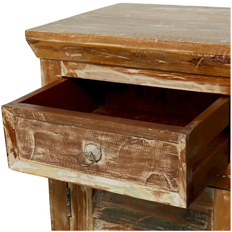 Armoire artisanale en bois brun